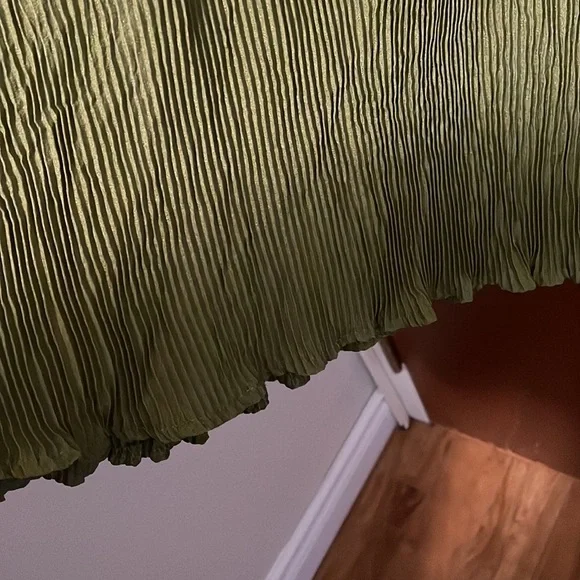 PrettyLittleThing Olive Ribbed Button-Front Shirt - Picture 9 of 11